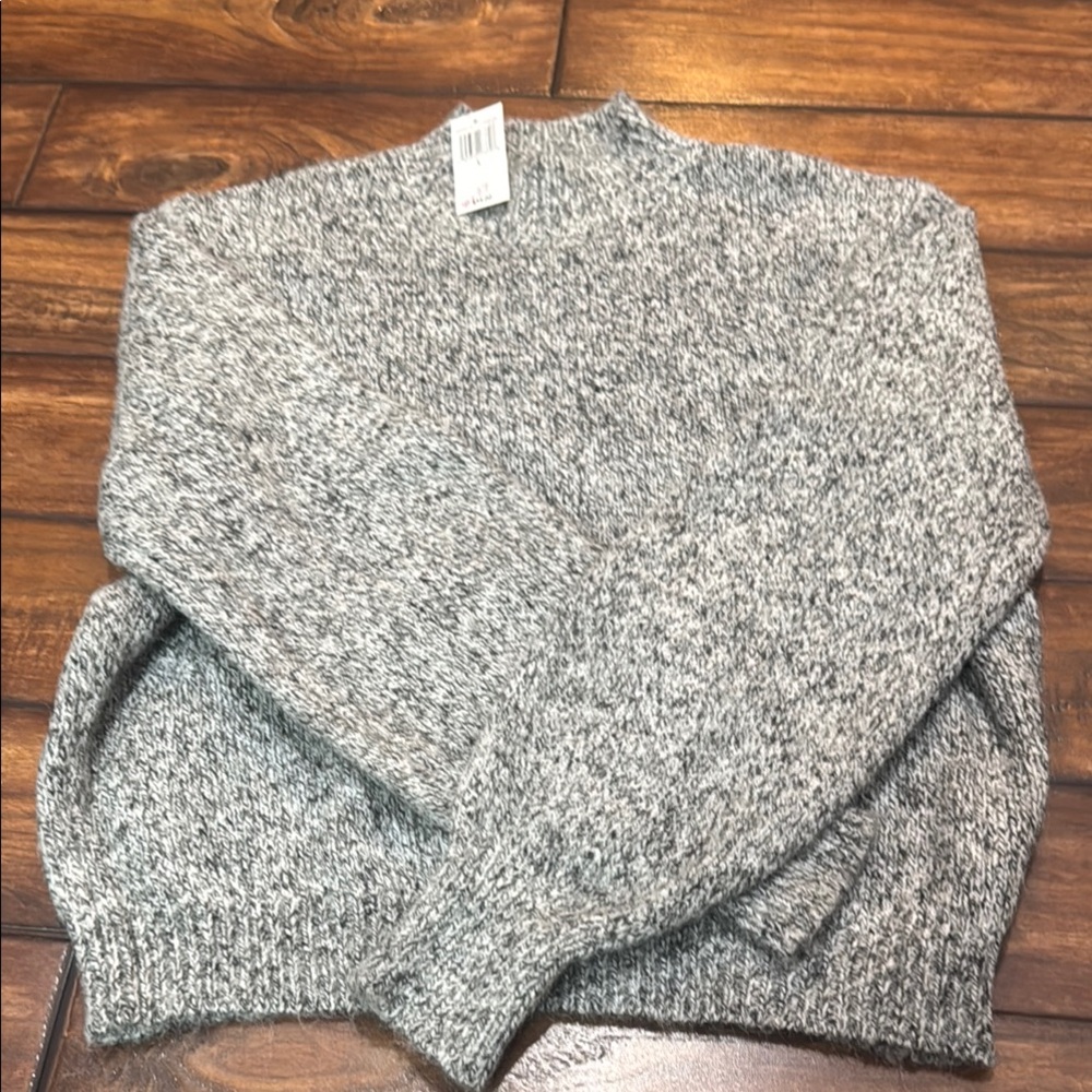 HYFVE Gray Crew Neck Sweater with Cozy Knit